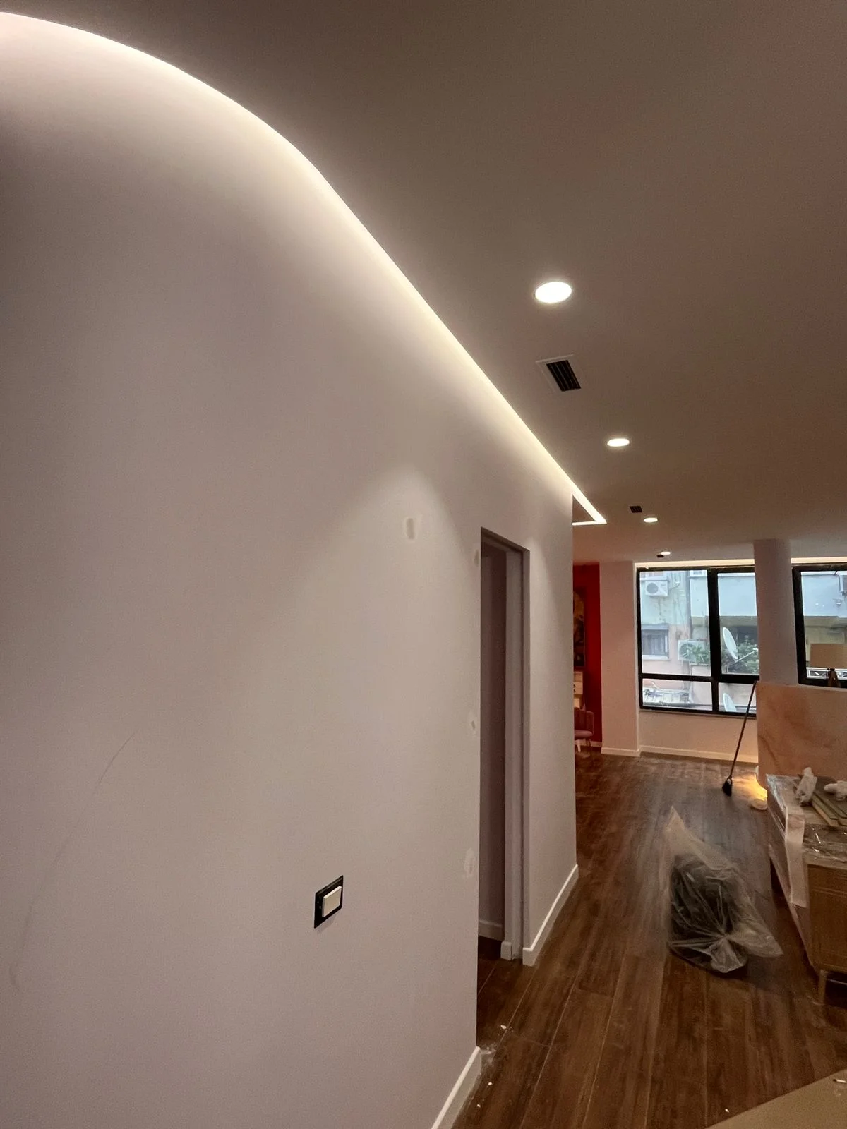 Curved wall with LED lighting