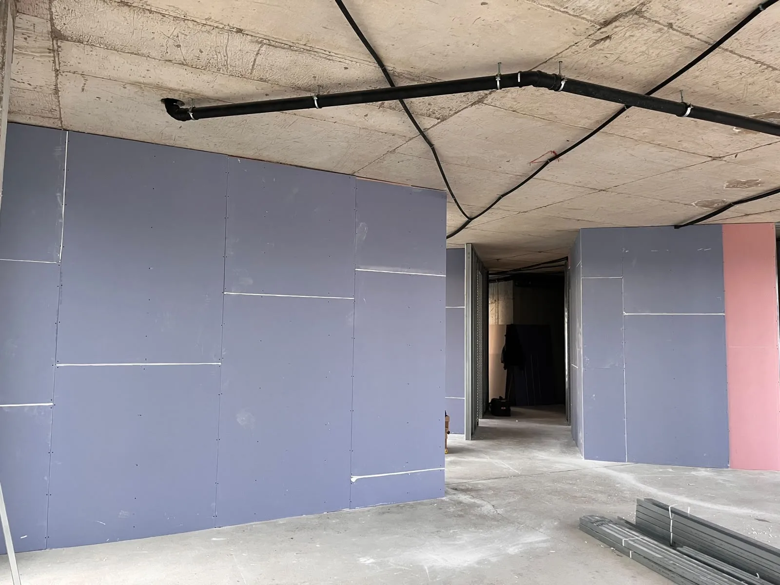 Gypsum partition wall in a commercial space